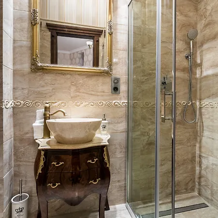 Exclusive Royal Apartment *